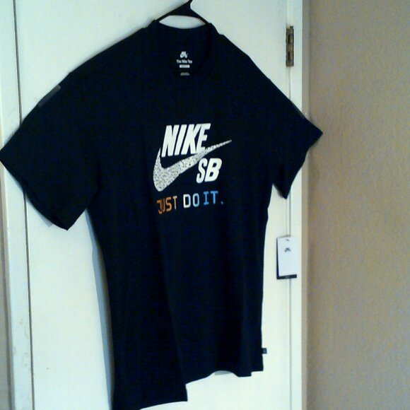 NEW NIKE SB "Just Do It Artistic Graphic Tee" MEN'S BLACK T-SHIRT L HJ5564-010 - Picture 5 of 7